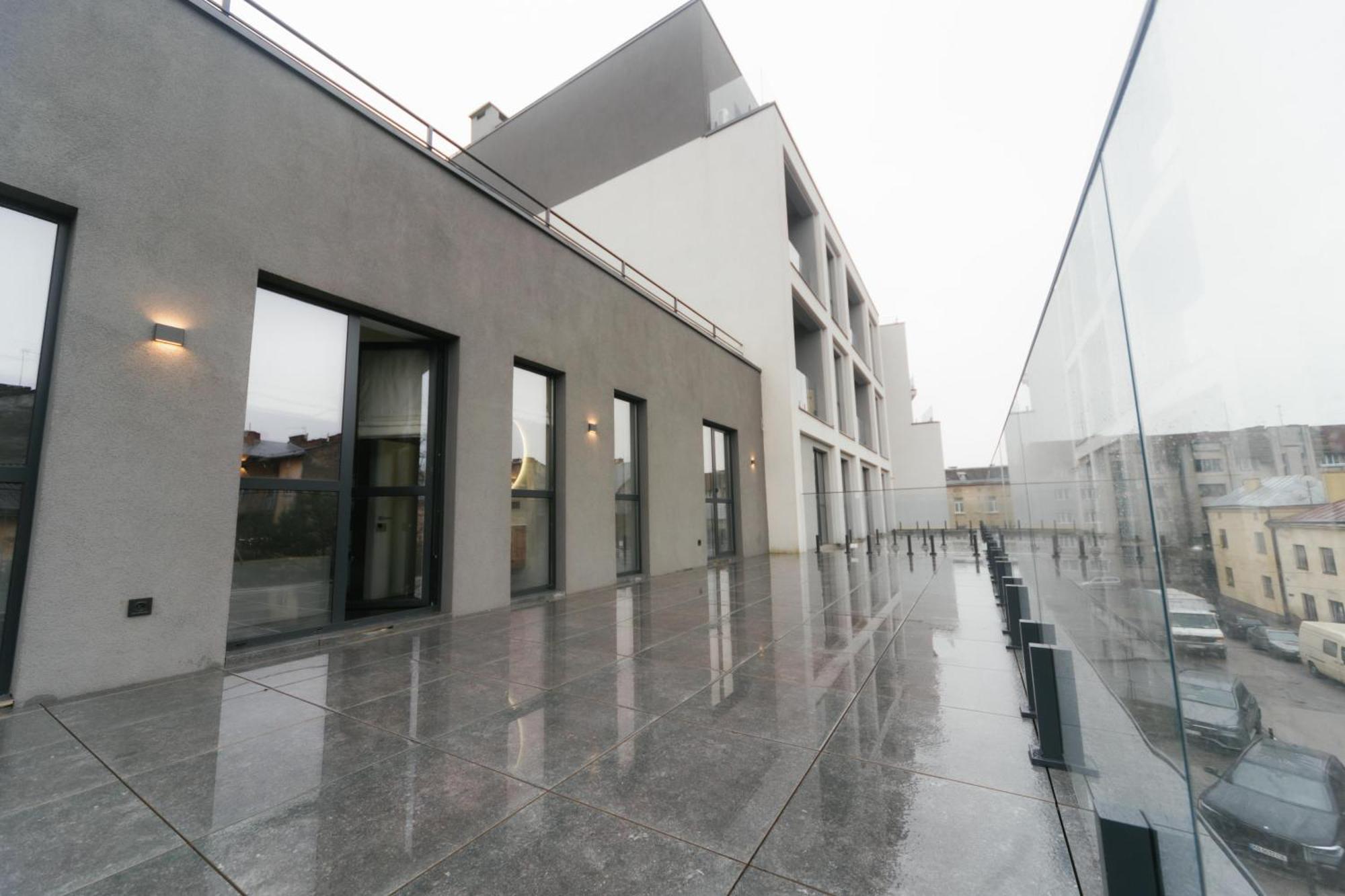 Select Hotel Lemberg Exterior foto