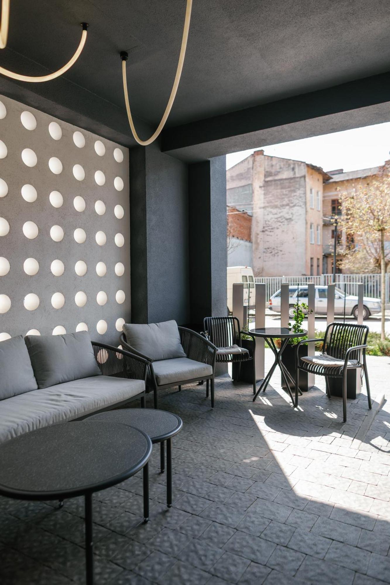 Select Hotel Lemberg Exterior foto