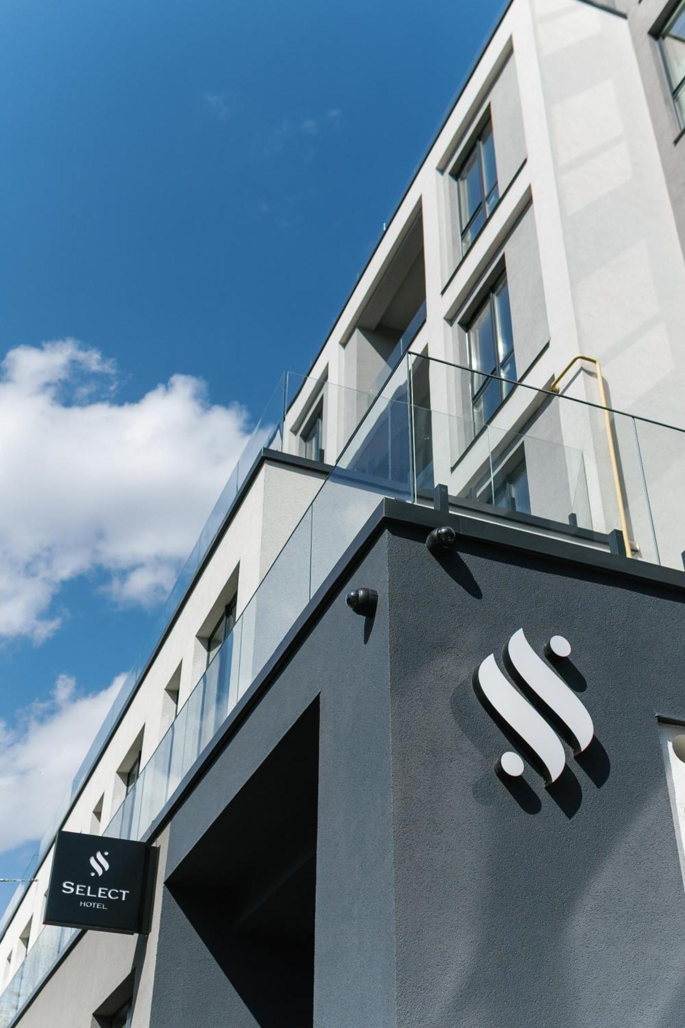 Select Hotel Lemberg Exterior foto