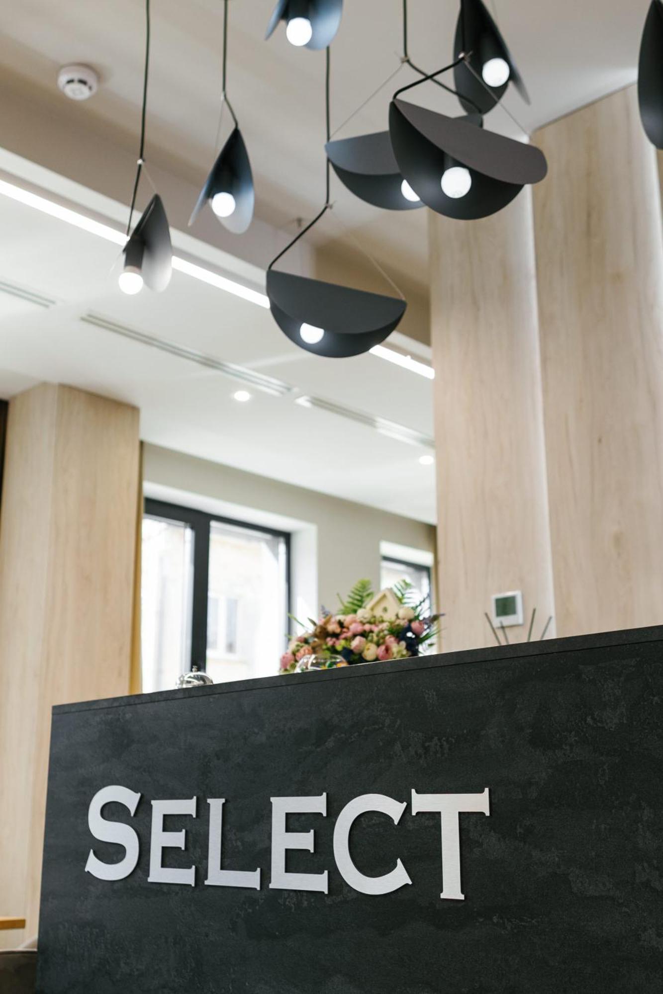 Select Hotel Lemberg Exterior foto